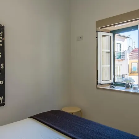 Heart Of Alfama - Historic Tiny House Apartment Lisbon
